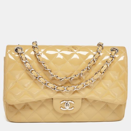 Chanel Cream Quilted Patent Leather Jumbo Classic Double Flap Bag - Chanel - Modalova