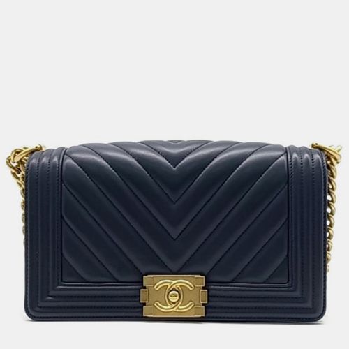 Chanel Lambskin Chevron Boy Medium Bag - Chanel - Modalova