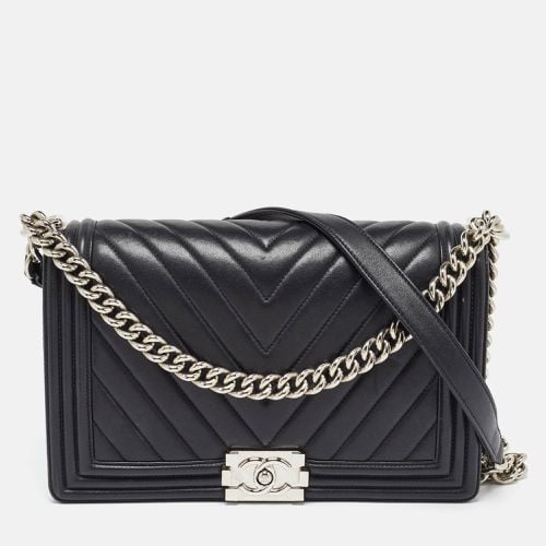 Quilted Leather New Medium Boy Bag - Chanel - Modalova