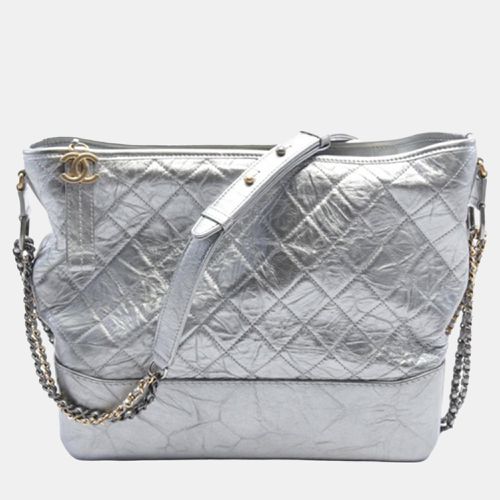 Chanel Silver Calfskin Leather Large Metallic Aged Gabrielle Crossbody Bag - Chanel - Modalova