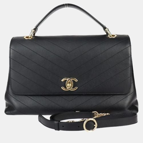 Chevron Calfskin Small Chevron Chic Top Handle Bag - Chanel - Modalova