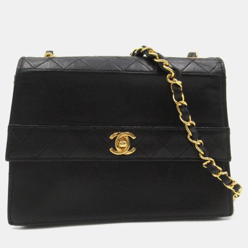 Quilted Lambskin CC Trapezoid Flap Bag - Chanel - Modalova