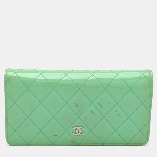 Chanel Green Quilted Patent Leather CC Flap Continental Wallet - Chanel - Modalova