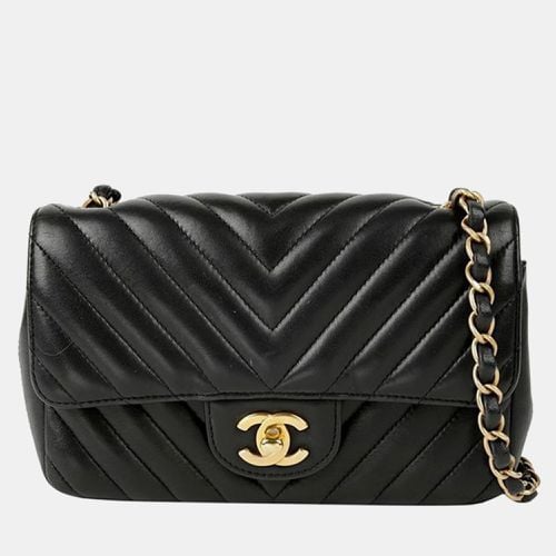 Chevron Lambskin Leather Mini Classic Single Flap Shoulder Bag - Chanel - Modalova