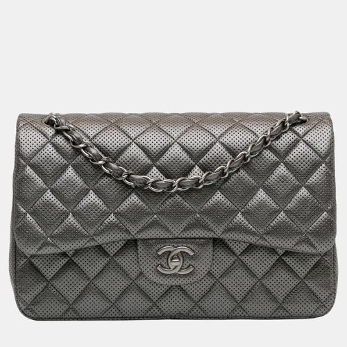 Chanel Silver Lambskin Leather Jumbo Classic Perforated Double Flap Shoulder Bag - Chanel - Modalova