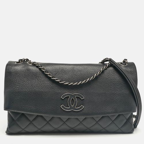 Chanel Black Quilted Leather CC Foldable Shoulder Bag - Chanel - Modalova