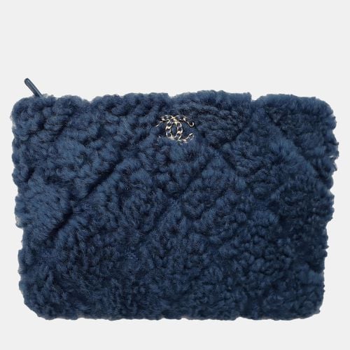 Chanel Blue Shearling 19 Cosmetic Case Bag - Chanel - Modalova