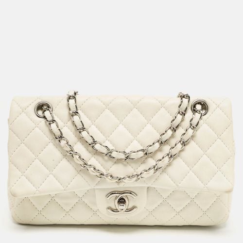 Chanel White Quilted Leather Medium Classic Double Flap Bag - Chanel - Modalova