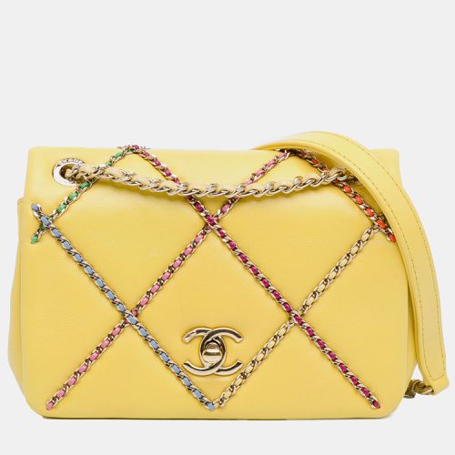 Chanel Yellow Lambskin Entwined Chain Flap Bag - Chanel - Modalova