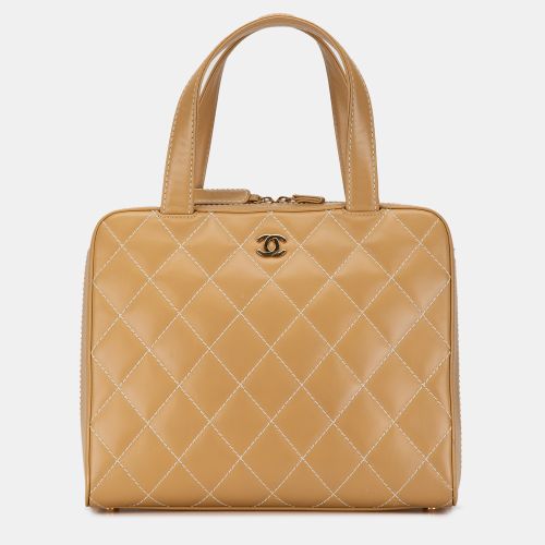 Chanel Neutrals Leather Surpique Bowler Bag - Chanel - Modalova