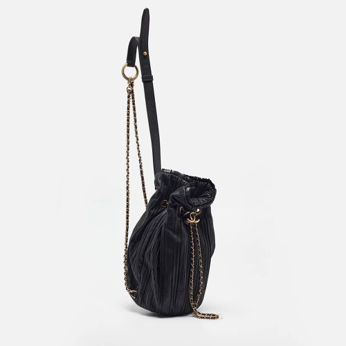 Chanel Black Shimmer Leather Coco Pleats Sling Backpack - Chanel - Modalova