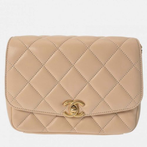 Chanel Beige Leather CC Quilted Coin Shoulder Bag - Chanel - Modalova