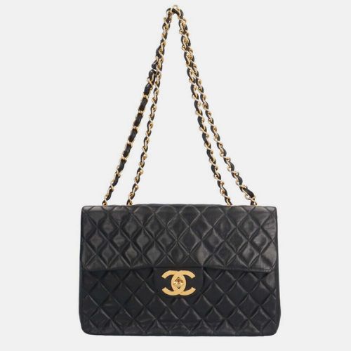 Chanel Black Leather XL Maxi Flap Shoulder Bag - Chanel - Modalova