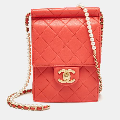 Chanel Red Quilted Leather Vertical Pearl Chain Clutch - Chanel - Modalova