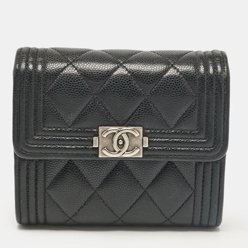 Chanel Black Caviar Quilted Leather Boy Trifold Wallet - Chanel - Modalova