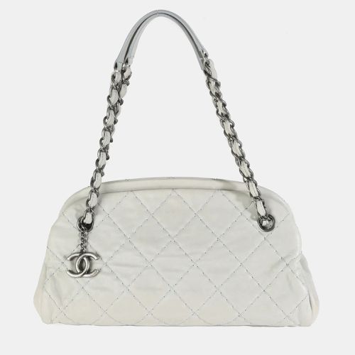 P Silver Iridescent Calfskin Just Mademoiselle Bowling Bag - Chanel - Modalova