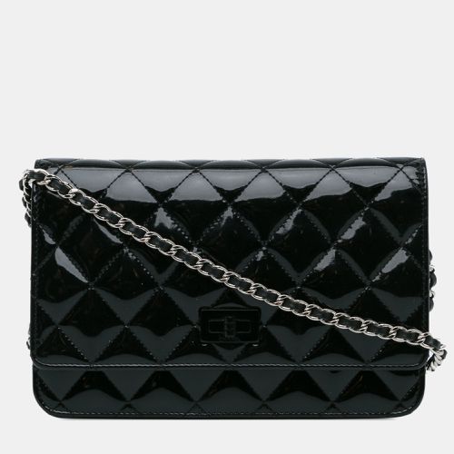 Patent Quilted Reissue 2.55 Wallet on Chain - Chanel - Modalova