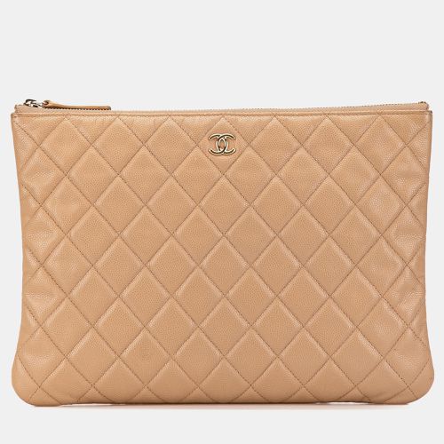 Chanel Medium Quilted Caviar O Case Clutch - Chanel - Modalova