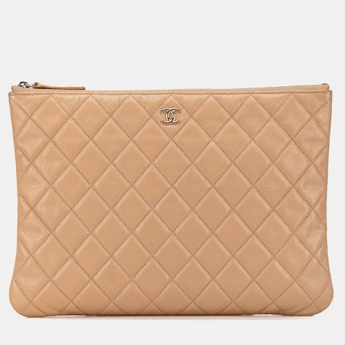 Chanel Medium Quilted Caviar O Case Clutch - Chanel - Modalova