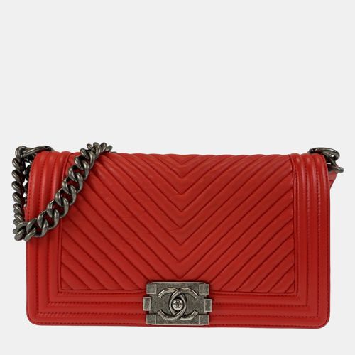 Chanel Red Chevron Leather Medium Boy Shoulder Bag - Chanel - Modalova