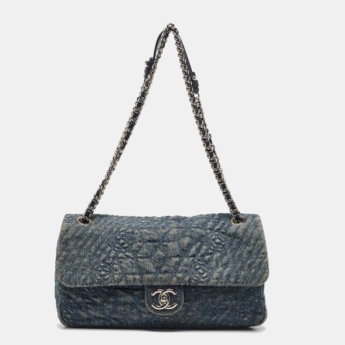 Chanel Blue Quilted Denim CC Camelia Embroidered Flap Bag - Chanel - Modalova