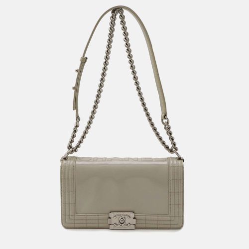 Chanel Greyish Enamel Leather Boy Matelasse Coco Mark Chain Shoulder Bag - Chanel - Modalova