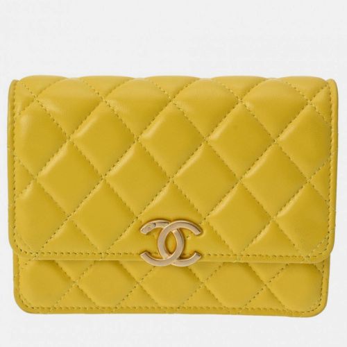 Chanel Yellow Lambskin Matelasse Classic Chain Wallet Shoulder Bag - Chanel - Modalova