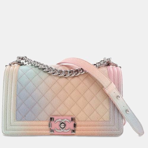 Medium Quilted Caviar Rainbow Boy Flap Bag - Chanel - Modalova