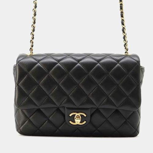 Chanel Black Lambskin Matelasse Flap Mini Bag - Chanel - Modalova