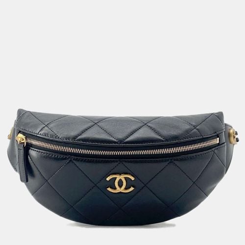 Lambskin Enamel Matelasse Waist Bag - Chanel - Modalova