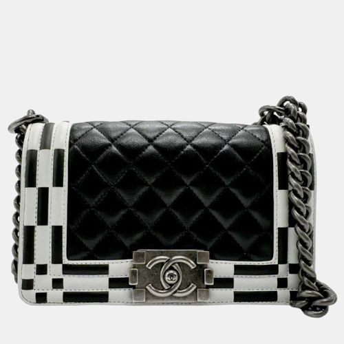 Chanel Black White Leather Boy Shoulder Bag - Chanel - Modalova