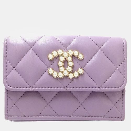 Light Matelasse Small Flap CC Pearl Coco Mark Bi-fold Wallet - Chanel - Modalova