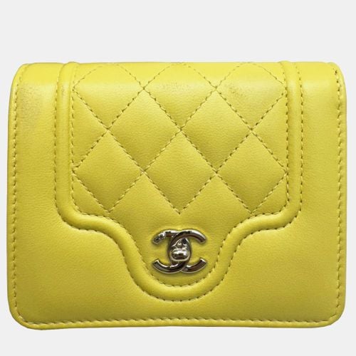 Yellow Lambskin Leather Matelasse Mademoiselle Small Flap Tri-fold Wallet - Chanel - Modalova