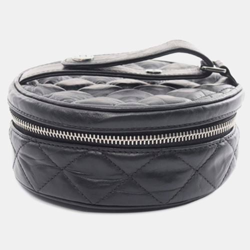 Chanel Black Quilted Aged Calfskin Round Clutch Bag - Chanel - Modalova