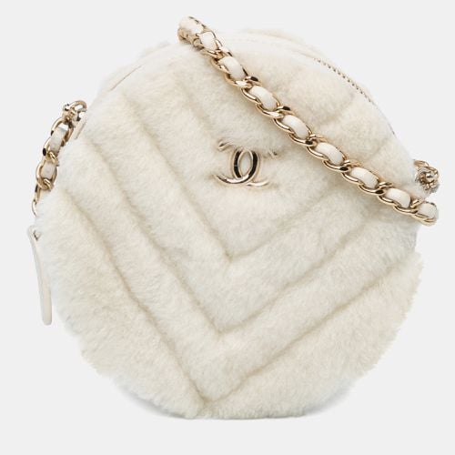 Chanel White Chevron Fur Round Clutch with Chain - Chanel - Modalova