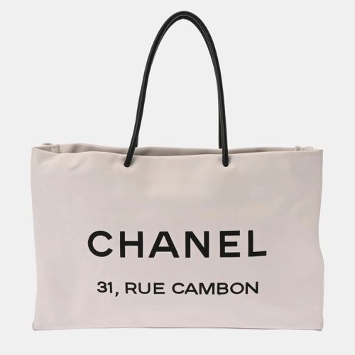 Calfskin Essential Large Tote bag - Chanel - Modalova