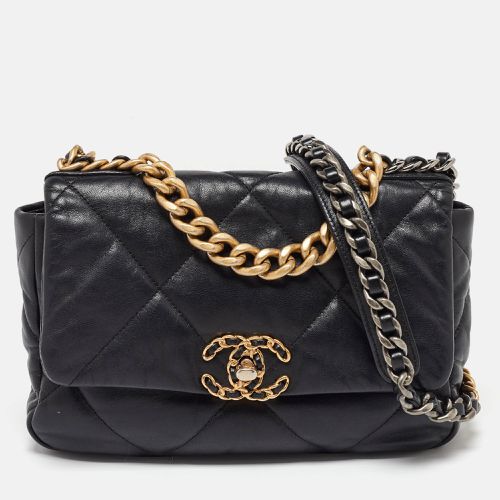 Quilted Leather Medium 19 Flap Bag - Chanel - Modalova