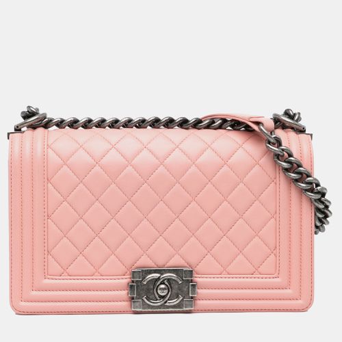 Chanel Medium Lambskin Boy Flap Bag - Chanel - Modalova