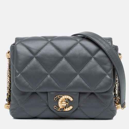 Gray Tone Leather Mini Quilted Lambskin Crush On Chains Flap Bag - Chanel - Modalova