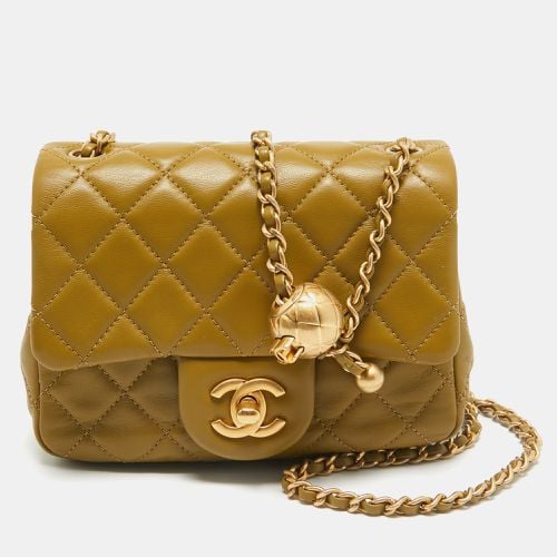 Chanel Olive Green Quilted Leather Mini Classic Flap Bag - Chanel - Modalova