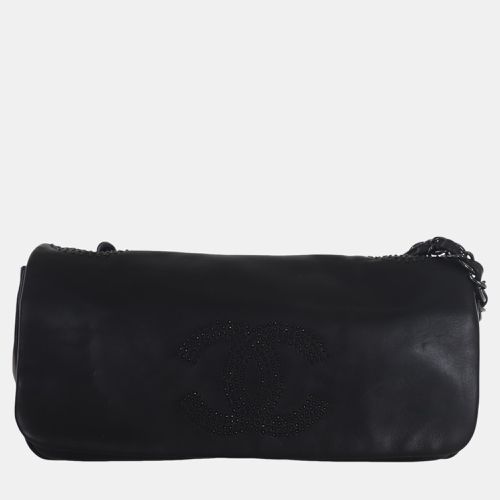 Chanel Black Lambskin Studded CC East West Shoulder Bag - Chanel - Modalova