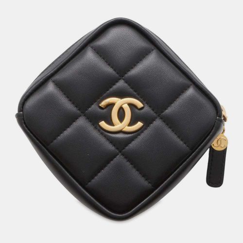 Lambskin Matelasse Diamond Waist Pouch - Chanel - Modalova