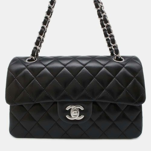 Lambskin Matelasse W Flap Chain Shoulder Bag Size 23 - Chanel - Modalova