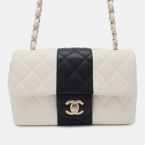 White Lambskin Mini Matelasse Chain Shoulder Bag Size 20 - Chanel - Modalova