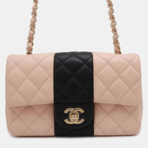 Pink/ Lambskin Mini Matelasse Chain Shoulder Bag Size 20 - Chanel - Modalova