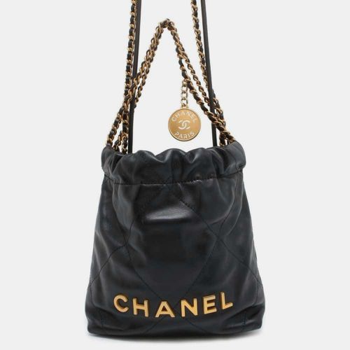 Chanel Black Calf Leather Chanel 22 Coco Mark Shoulder Bag - Chanel - Modalova