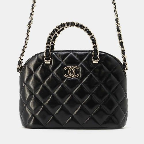 Chanel Black Shiny Lambskin Coco Mark Matelasse Small Handbag - Chanel - Modalova