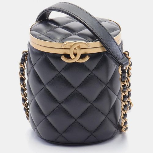 Chanel Black Lambskin Matelasse Shoulder Bag - Chanel - Modalova