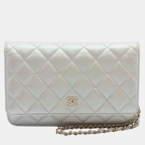 Chanel White Leather Matelasse Shoulder Bag - Chanel - Modalova