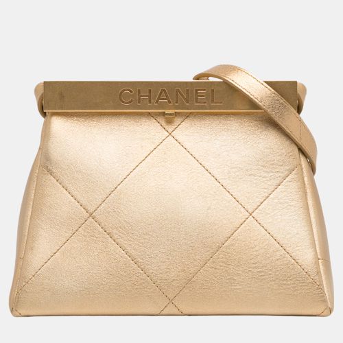 Chanel Gold Calfskin Kiss Lock Frame Bag - Chanel - Modalova